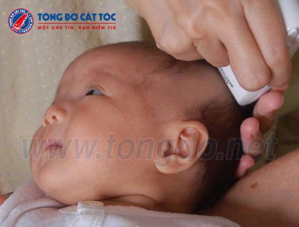 Tiêu chí lựa chọn tông đơ cắt tóc cho bé sơ sinh: chăm sóc an toàn và hiệu quả 39 - tong do cat toc cho be so sinh 1 588x446 1